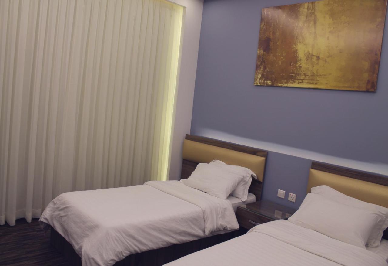 Platinum The First Hotel Медина Екстериор снимка