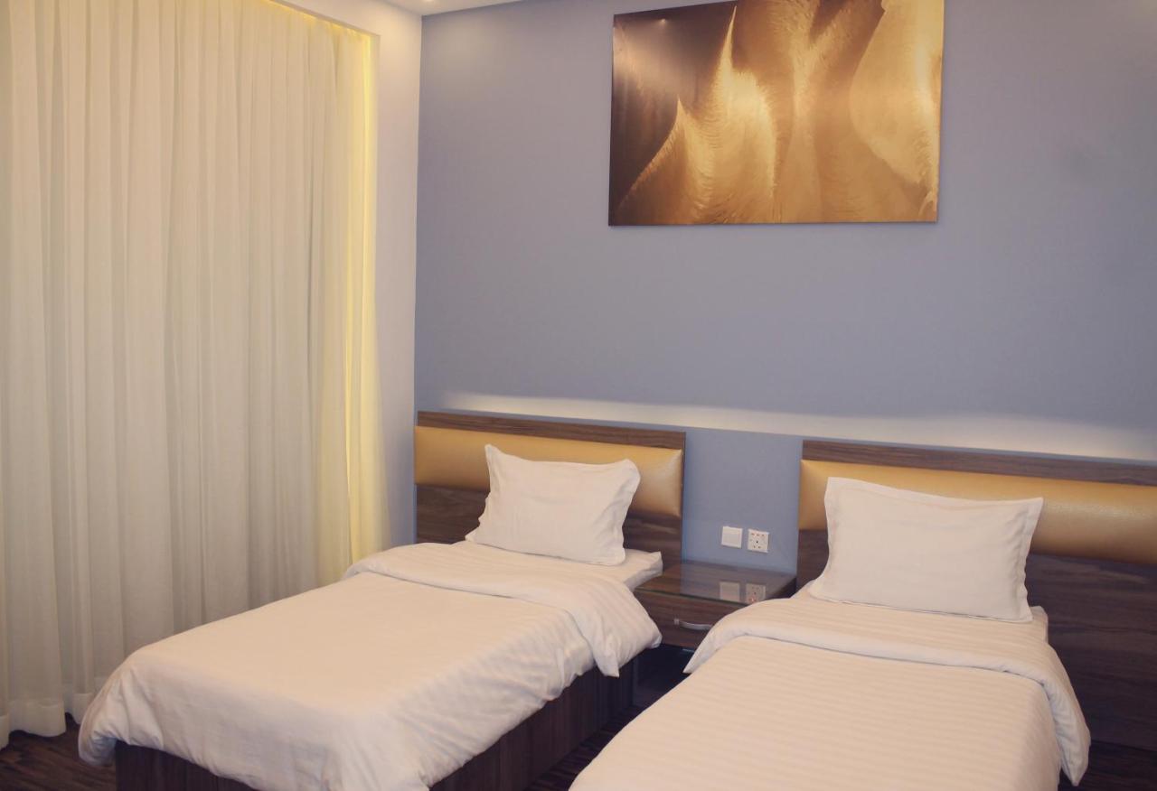 Platinum The First Hotel Медина Екстериор снимка