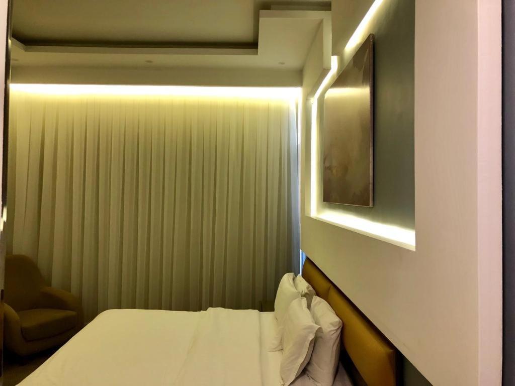 Platinum The First Hotel Медина Екстериор снимка