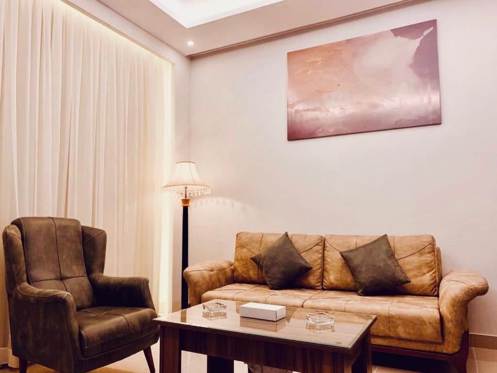 Platinum The First Hotel Медина Екстериор снимка