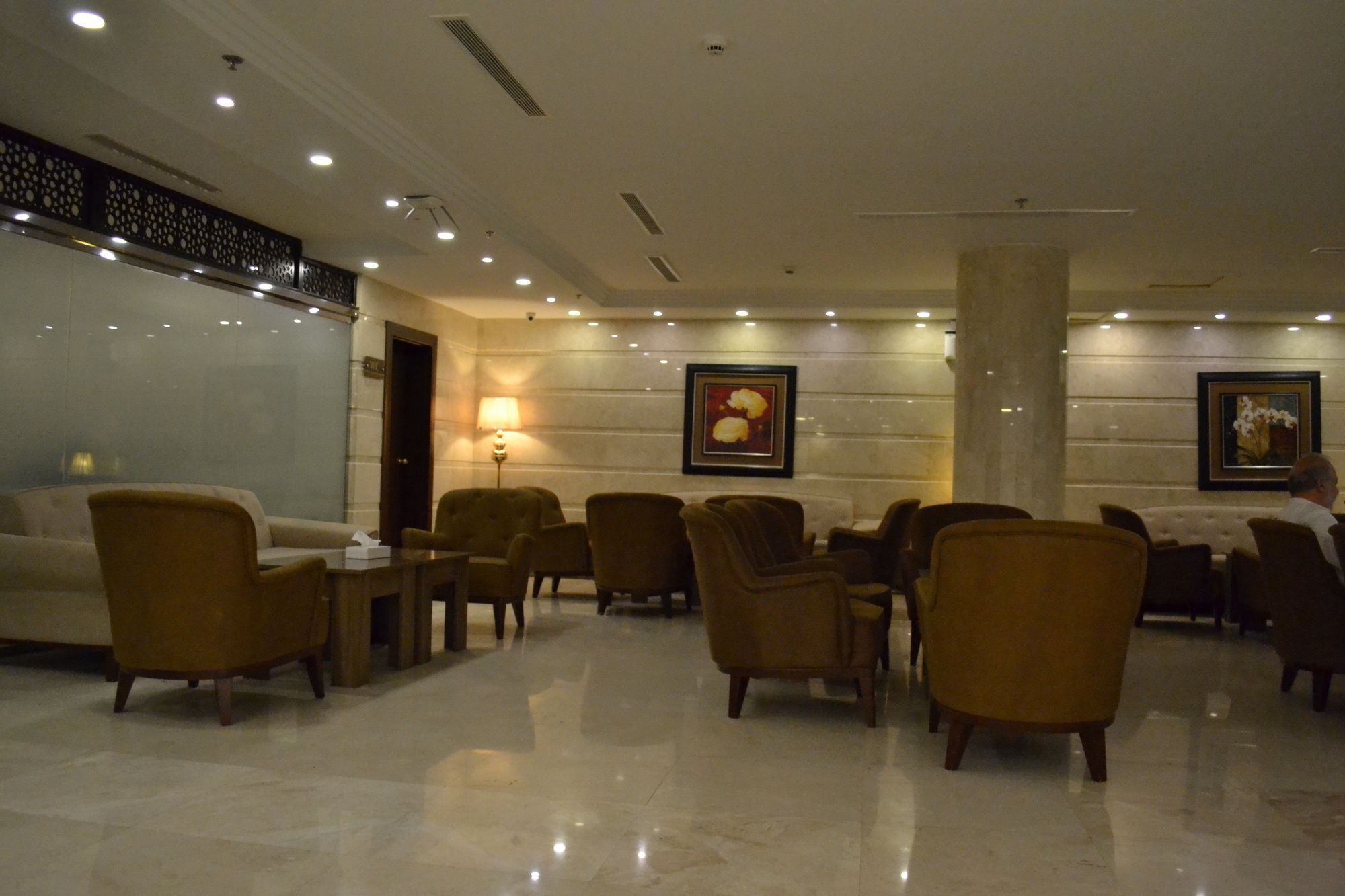 Platinum The First Hotel Медина Екстериор снимка