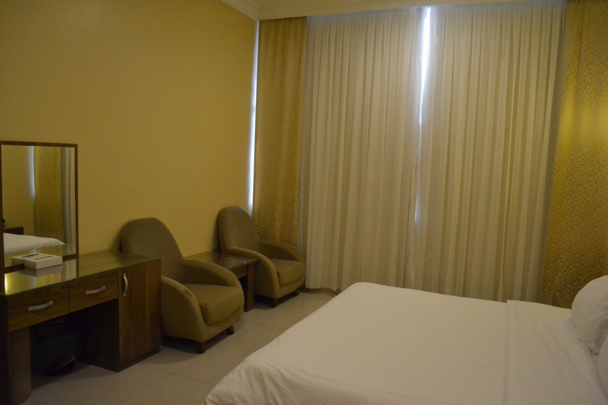 Platinum The First Hotel Медина Екстериор снимка