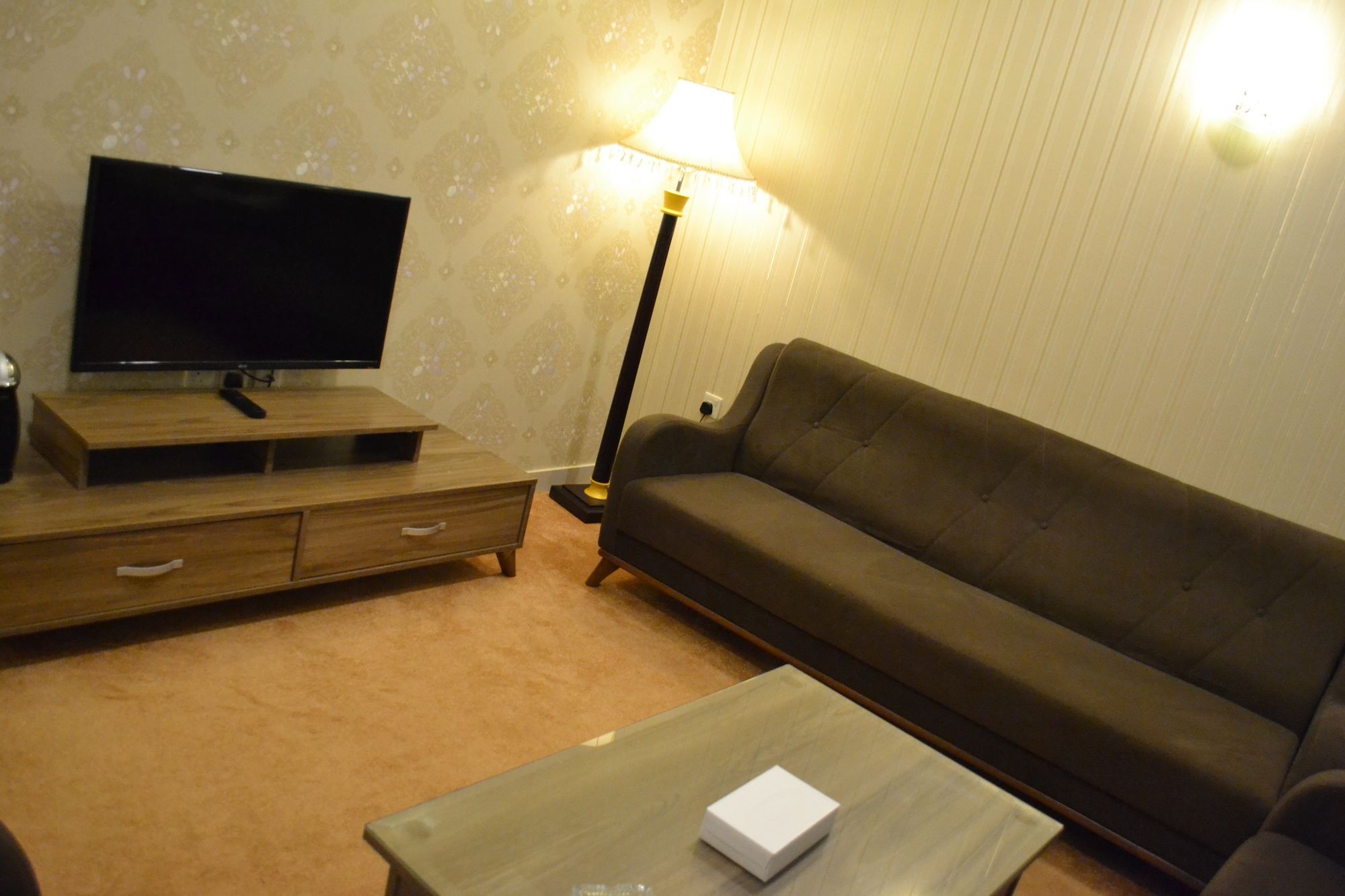 Platinum The First Hotel Медина Екстериор снимка